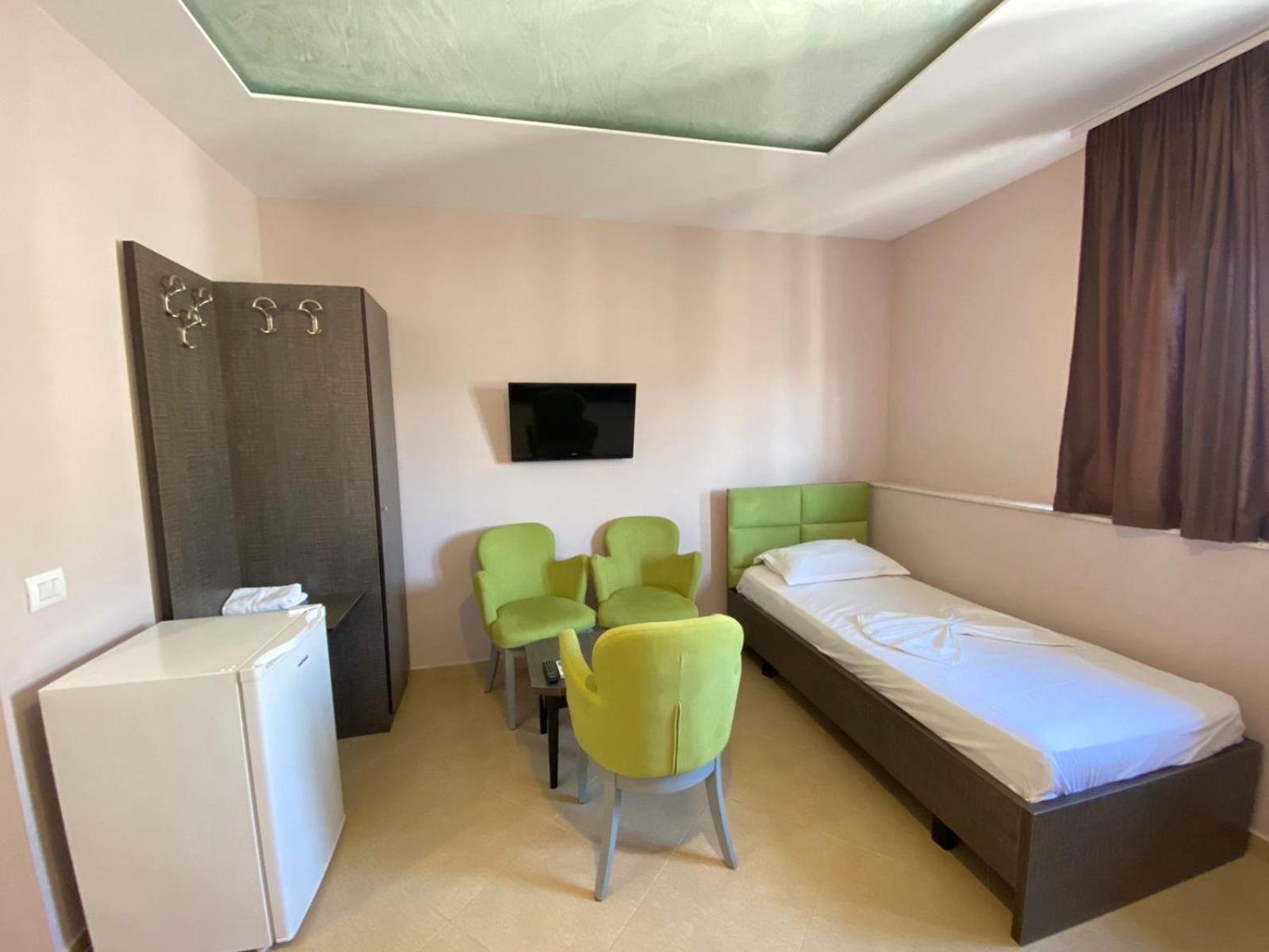 Plazhi San Pietro Hotel Fish Land מראה חיצוני תמונה